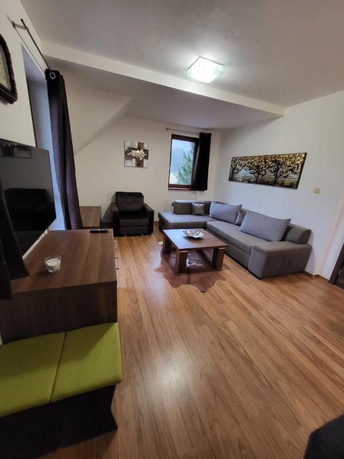 Kamzik Apartment Hill View With Garage 多纳瓦利 外观 照片